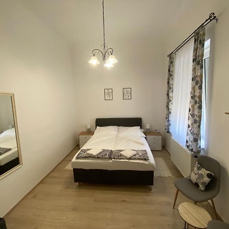 RÁD-VÁR Apartmanház Eger Esterno foto