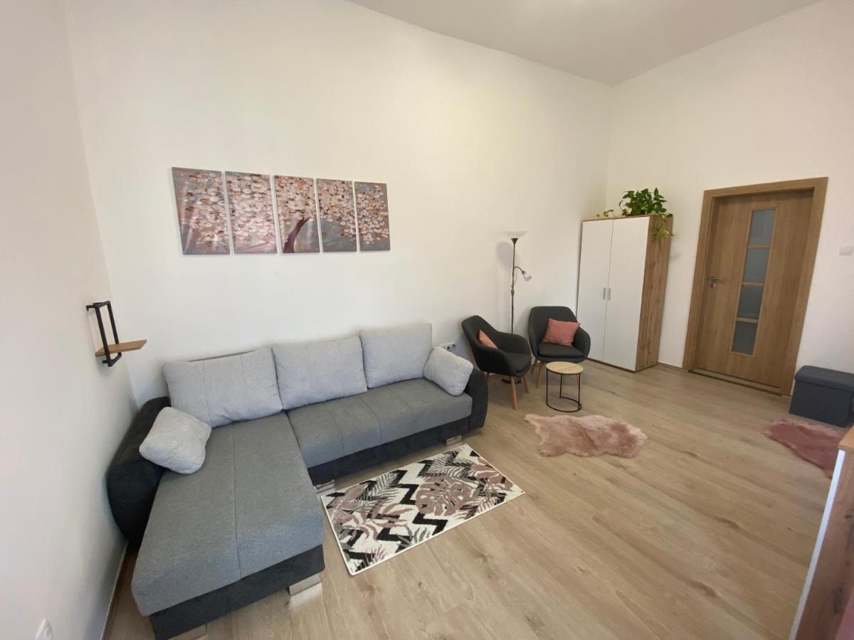 RÁD-VÁR Apartmanház Eger Esterno foto