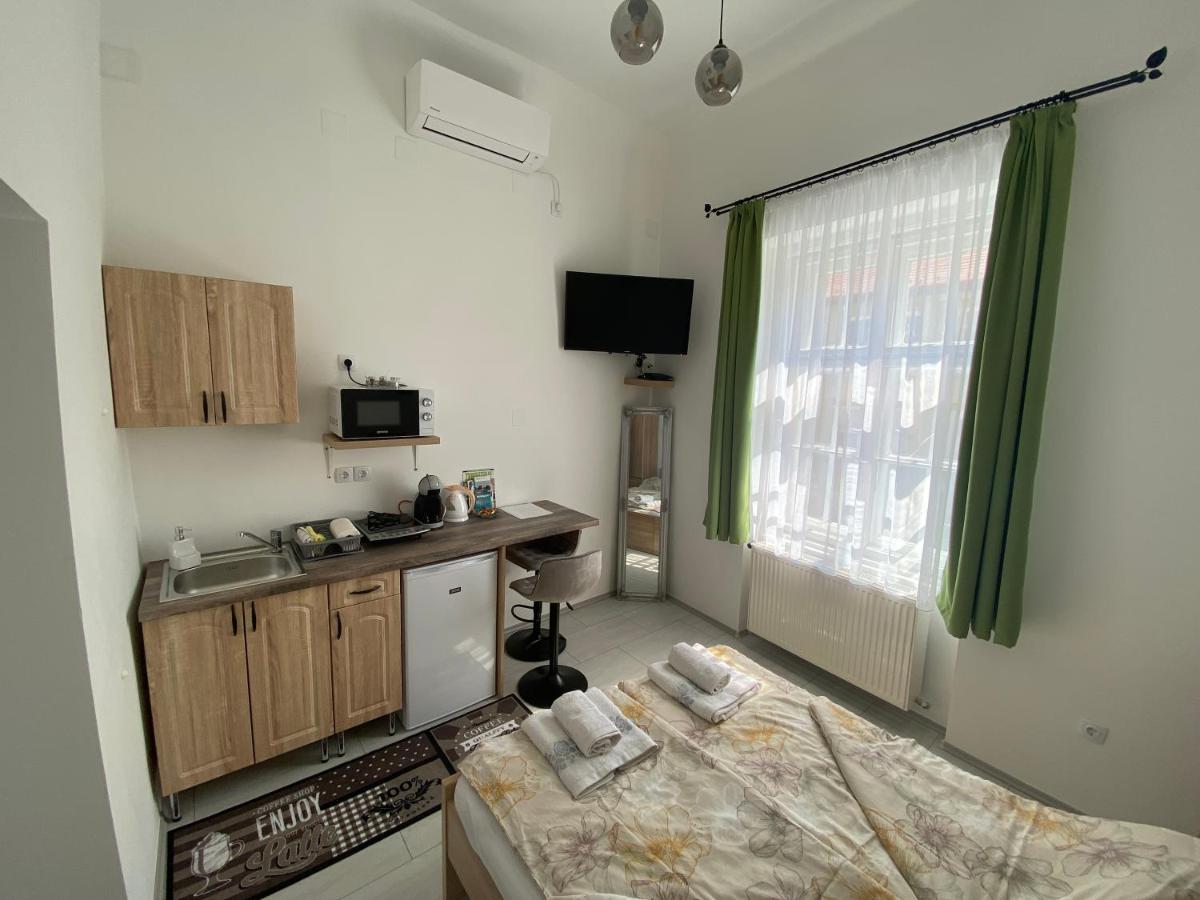 RÁD-VÁR Apartmanház Eger Esterno foto
