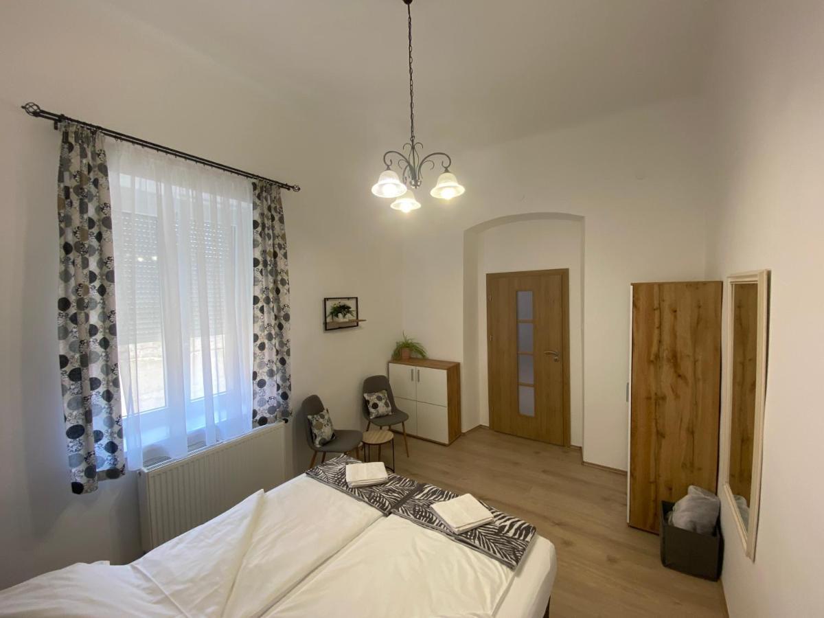 RÁD-VÁR Apartmanház Eger Esterno foto