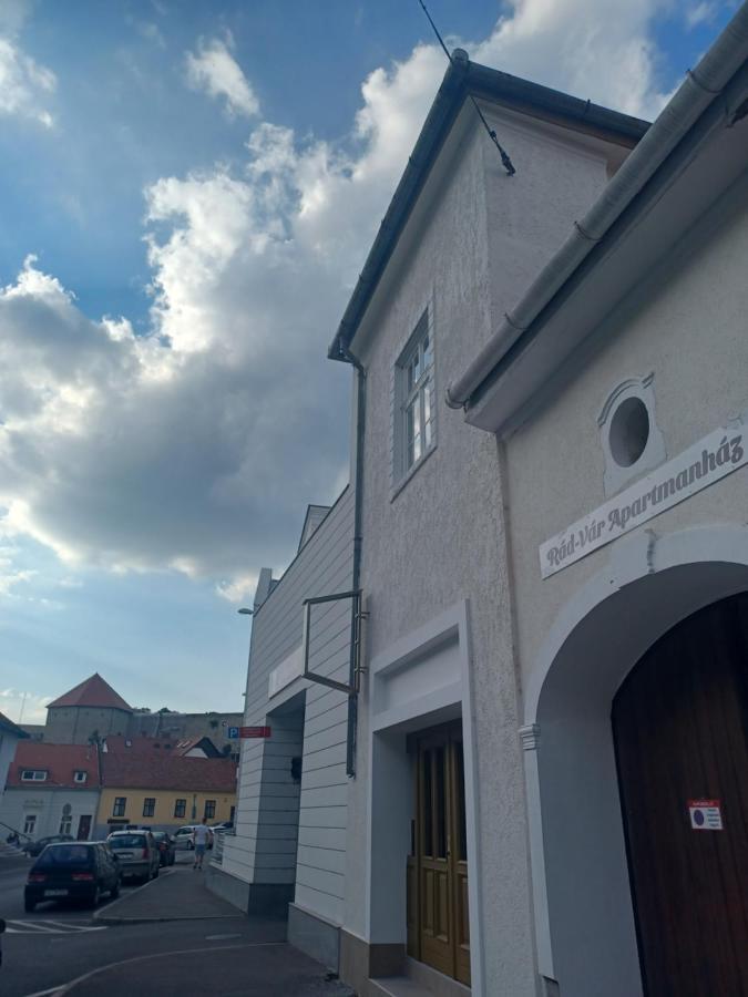 RÁD-VÁR Apartmanház Eger Esterno foto