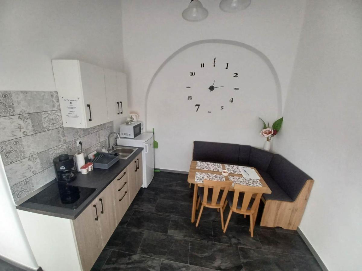 RÁD-VÁR Apartmanház Eger Esterno foto