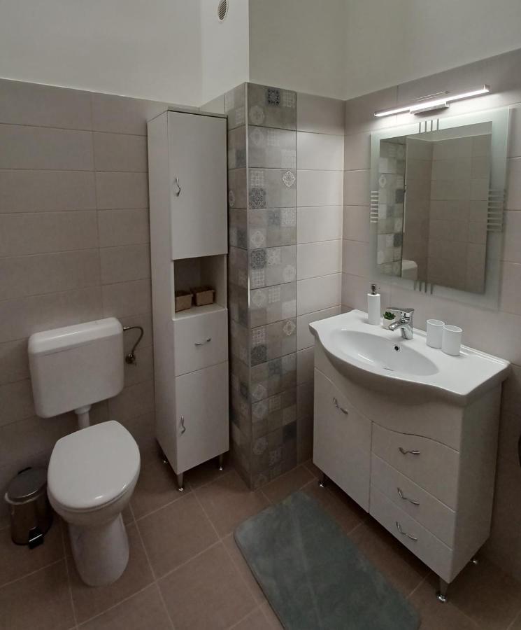 RÁD-VÁR Apartmanház Eger Esterno foto