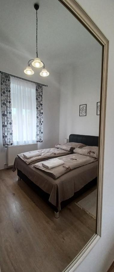 RÁD-VÁR Apartmanház Eger Esterno foto