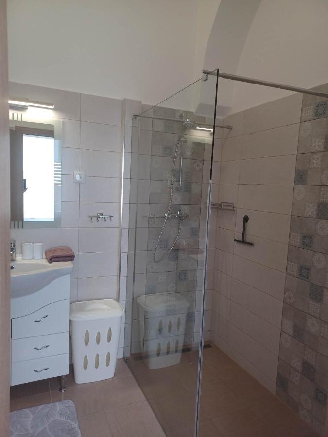 RÁD-VÁR Apartmanház Eger Esterno foto