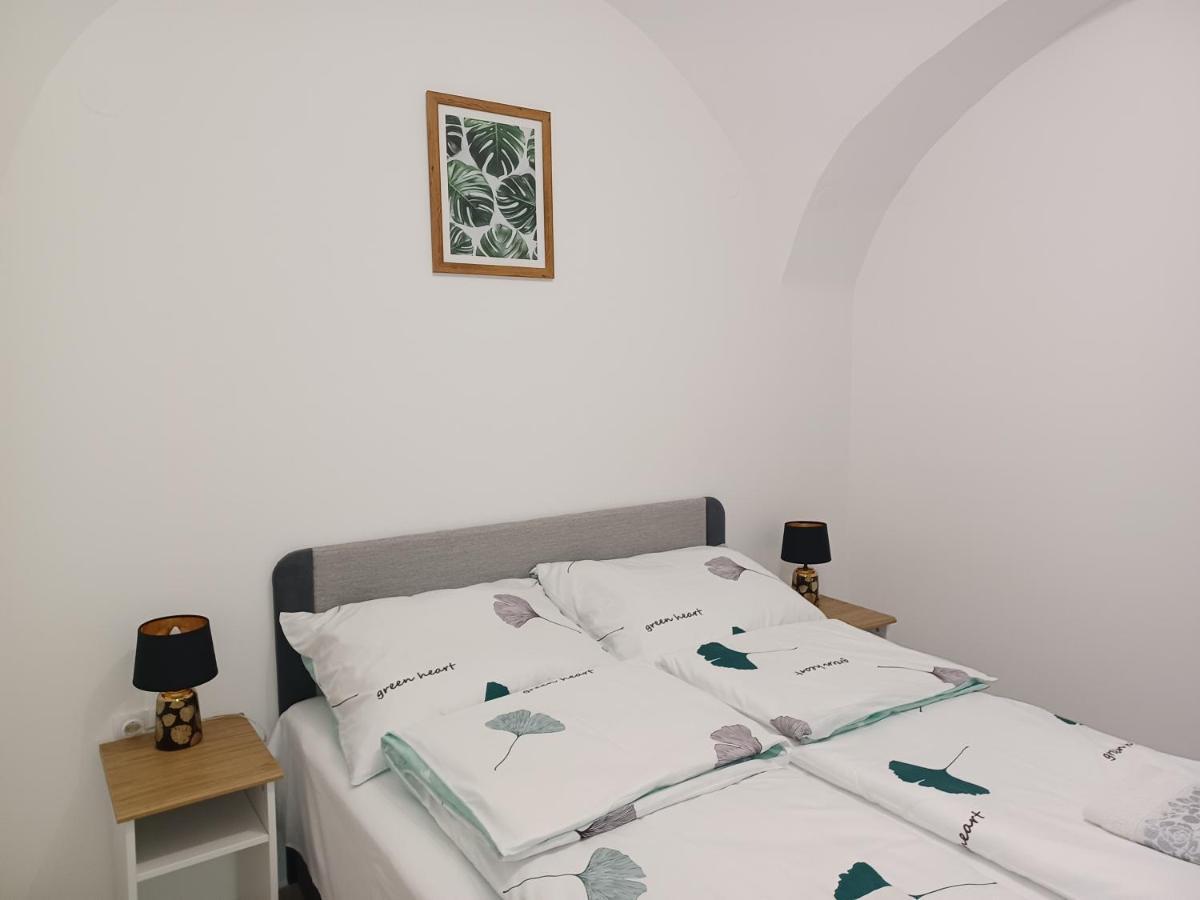 RÁD-VÁR Apartmanház Eger Esterno foto